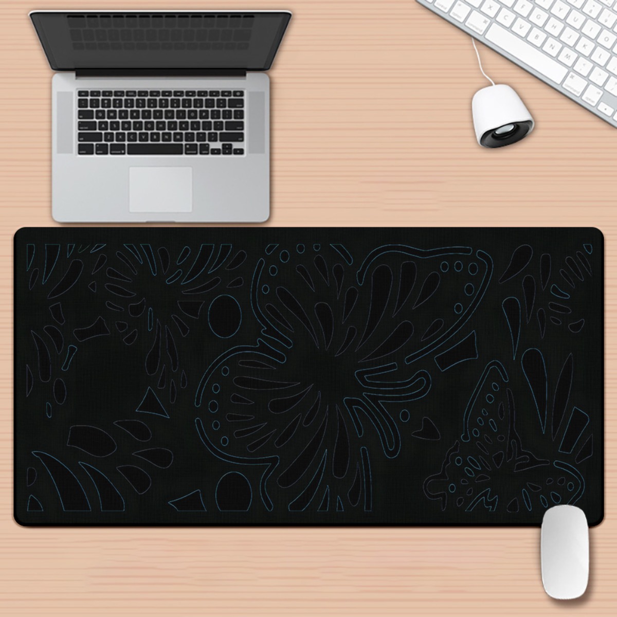 Gaming Keyboard Brand - Merk Floral Black Iron Art Bureaumat